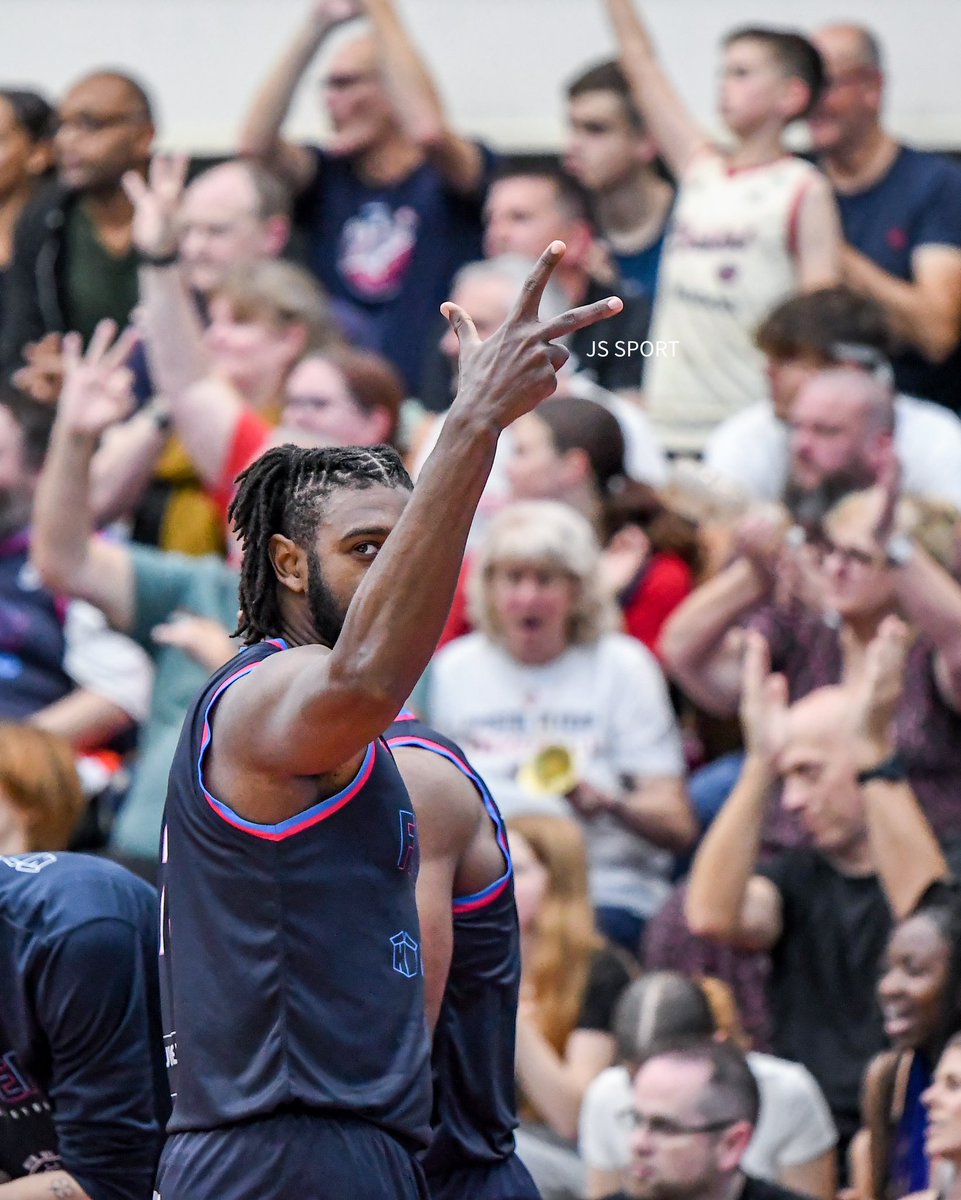 JSSportPhoto's tweet photo. @BristolFlyers v @SheffieldSharks full album ⬇️⬇️⬇️
#britishbasketball 
#unbeatable 

https://t.co/LeVPJRFpDA https://t.co/mJasDbpuZ0