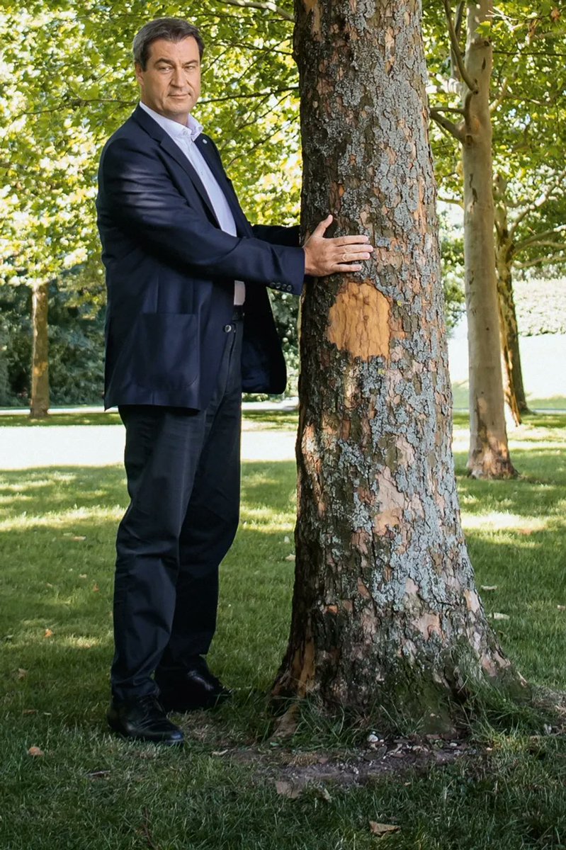 Cornator's tweet photo. Subtiler Gruß an die Stammwählerschaft.
#Soeder #Bayernwahl https://t.co/jZzH7im5ko