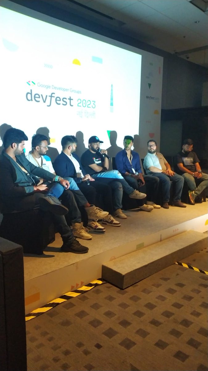 gdg_nd's tweet photo. Panel discussion- Blockchain✨️ https://t.co/b74sMMc4S1