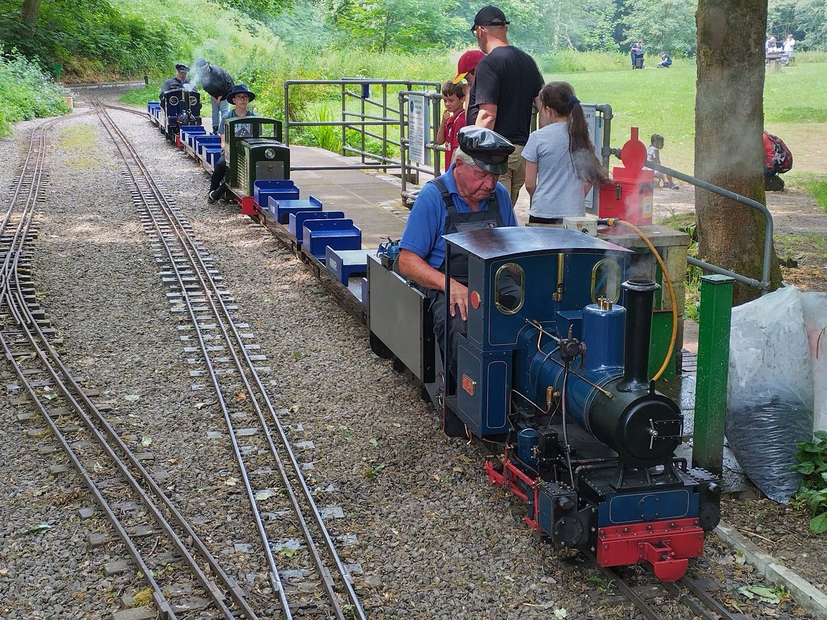 bmesTrains's tweet photo. Tomorrow (Sun 8th Oct) will be the last running day for Northcliff Railway this season 1.30 til 4pm. The weather looks good, we have some steam engines booked in, some cars from the Jaguar owners club will be on display and our little cafe will be open for drinks and cake 🚂 https://t.co/BbtBgywFkI