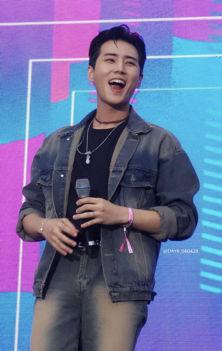 DAY6_940428_'s tweet photo. 231007 부락페  #영케이 #YoungK
오빠,,,,🫠🫠❤️‍🔥❤️‍🔥 https://t.co/fnu4fRpftR