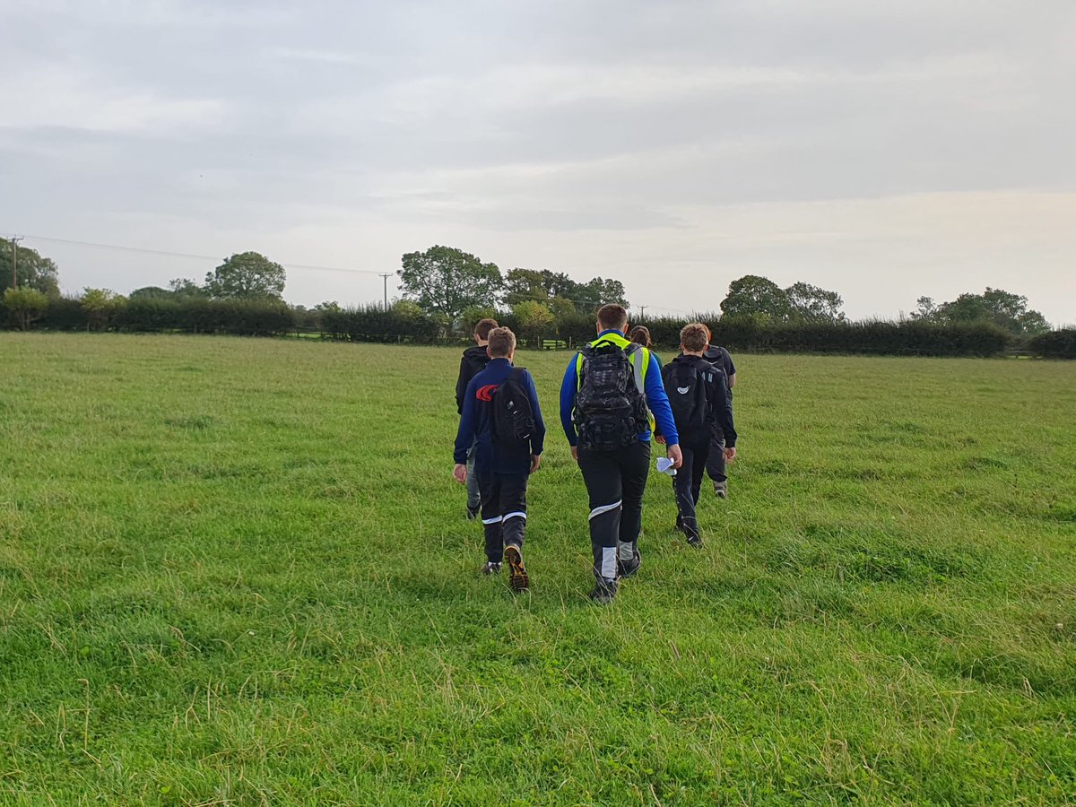MissARonald's tweet photo. @LuttHigh Bronze TW1 going very well! Weather perfect conditions and lots of smiling faces still https://t.co/35GphOLiYH