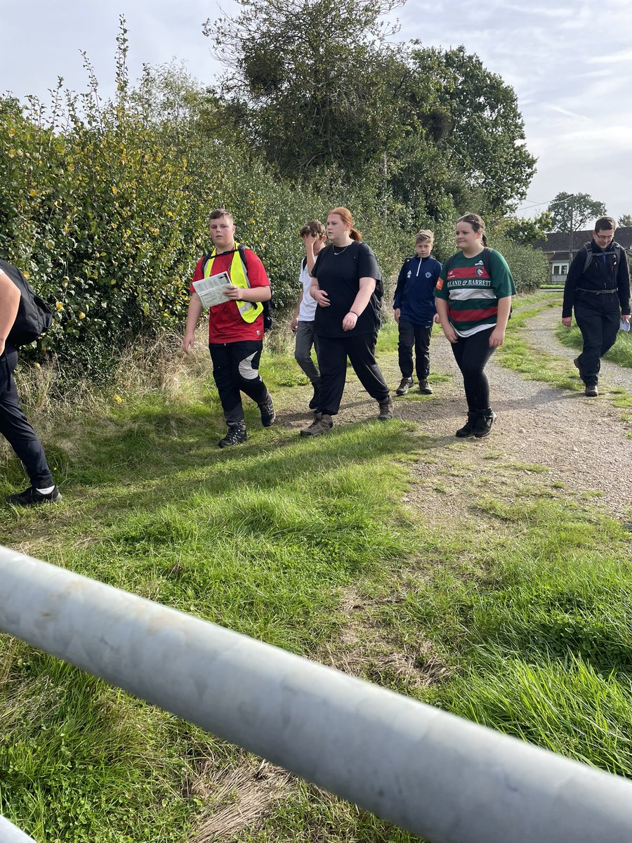 MissARonald's tweet photo. @LuttHigh Bronze TW1 going very well! Weather perfect conditions and lots of smiling faces still https://t.co/35GphOLiYH
