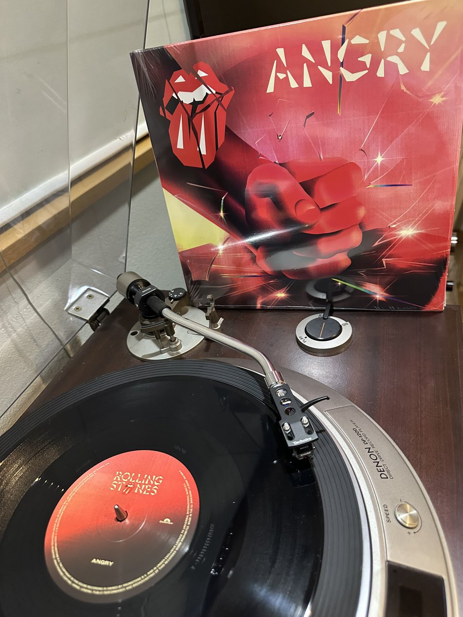 cocotaiso's tweet photo. 10インチ🎵
#Angry
#TheRollingStones
#10inch
#vnyl https://t.co/RHeo93j1t2