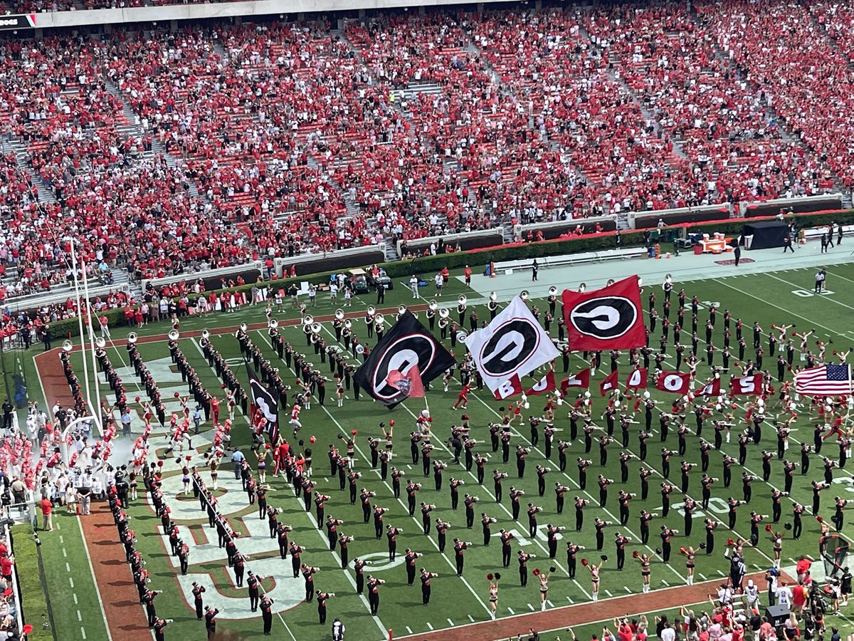 Sherrie31382's tweet photo. Good morning Saturday. It’s game day Between The Hedges!!! Everyone travel safely!!!! #ClassicCity #BestNeverRests #ATD #GoDawgs #BeatKentucky🐯 https://t.co/pkiLOjtoZR