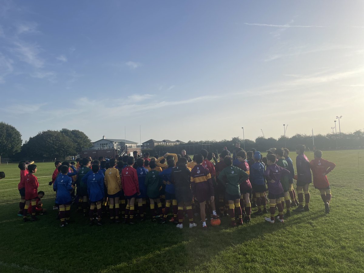 Getting the tactics and motivation ready ahead of the Inter-House festival next Saturday. Parents, grab a bacon roll from the Ruck Shop and get your voices ready for a big morning! Kick off is at 9am, with matches in Y7-Y9. @DartfordGSsport @DartfordGS