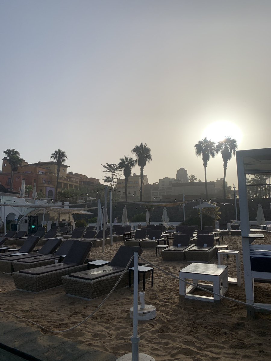 Tough day ahead 😎☀️🍹