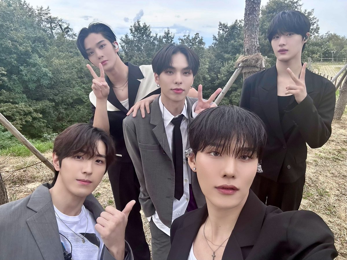 CIX_Official's tweet photo. CIX in 고성⛰️
@ 231007 강원세계산림엑스포

#CIX #씨아이엑스 #BX #승훈 #배진영 #용희 #현석 #2023강원세계산림엑스포 https://t.co/ogfXuIw5zS