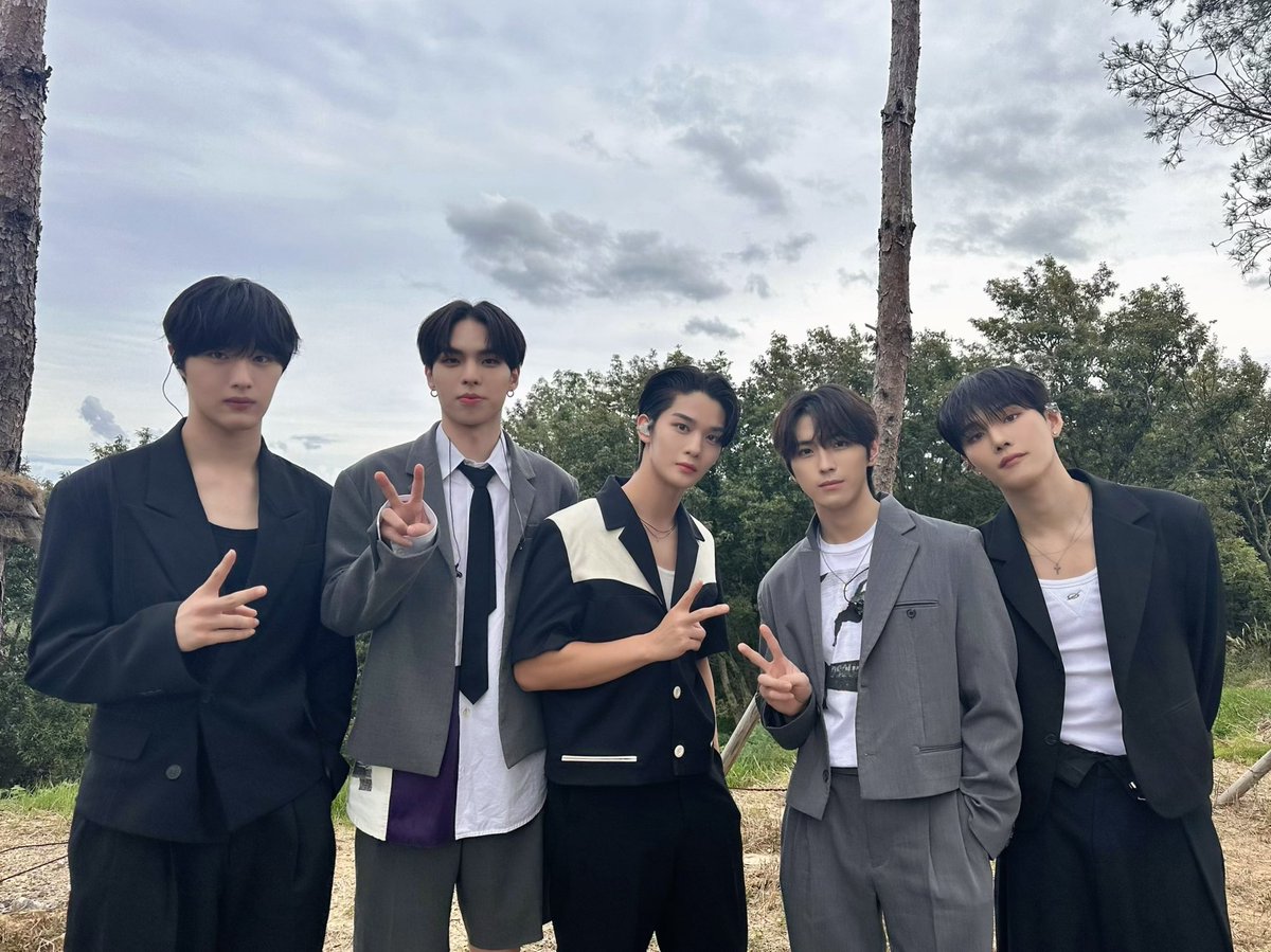 CIX_Official's tweet photo. CIX in 고성⛰️
@ 231007 강원세계산림엑스포

#CIX #씨아이엑스 #BX #승훈 #배진영 #용희 #현석 #2023강원세계산림엑스포 https://t.co/ogfXuIw5zS