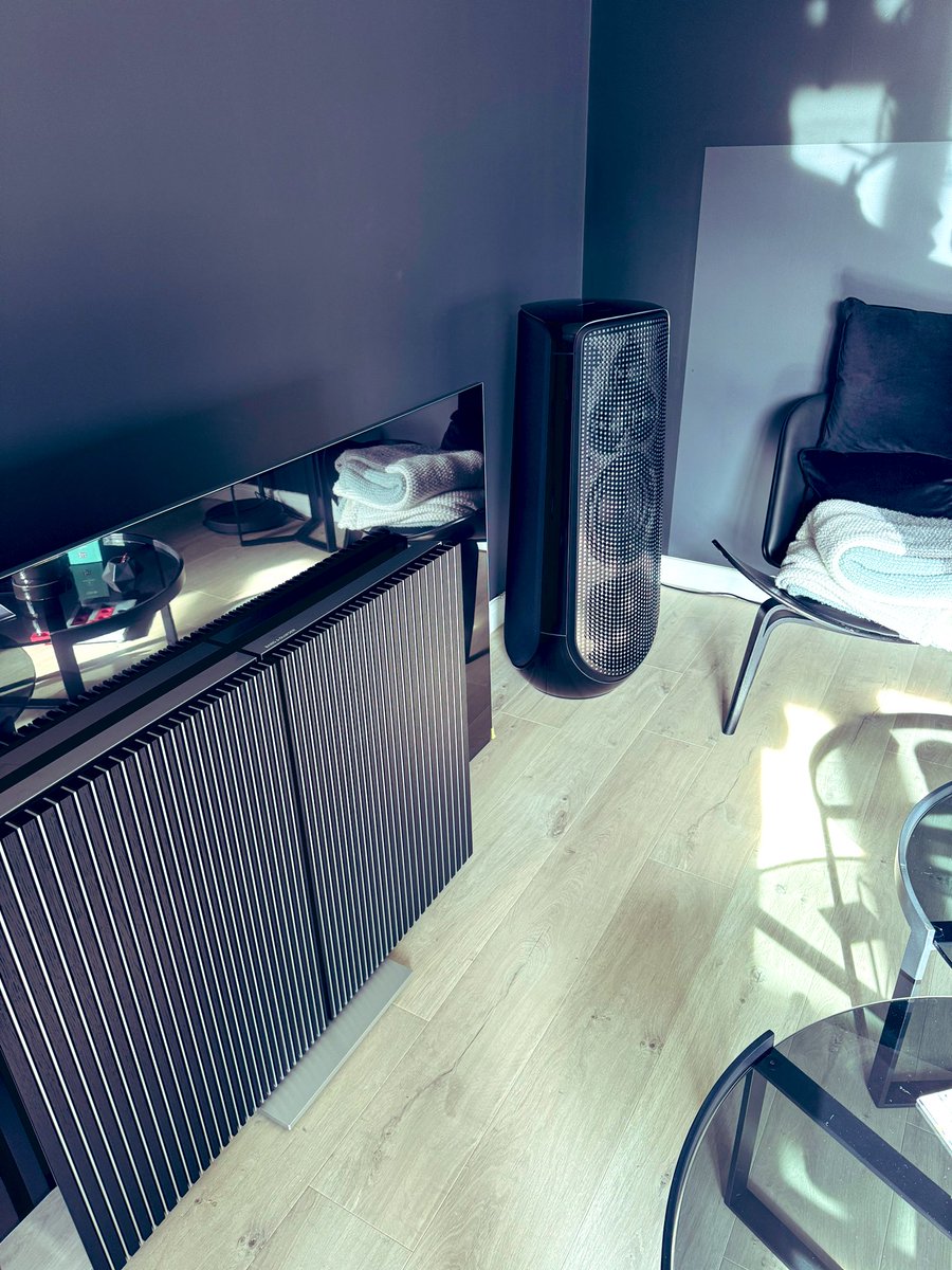 neokaplanis's tweet photo. New setup @BangOlufsen ‘s #beovisionHarmony in Matt black by the fantastic atelier team 😎 #beolab50 https://t.co/vU4rPgqGrL