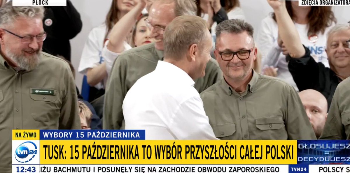 Na spotkaniu z Tuskiem wystąpili leśnicy z Lasów Państwowych, którzy mówią, że są zastraszani przez swoje szefostwo i że Lasy Państwowe wyprzedają bez kontroli ogromne ilości drewna. Duża rzecz, że się odważyli.