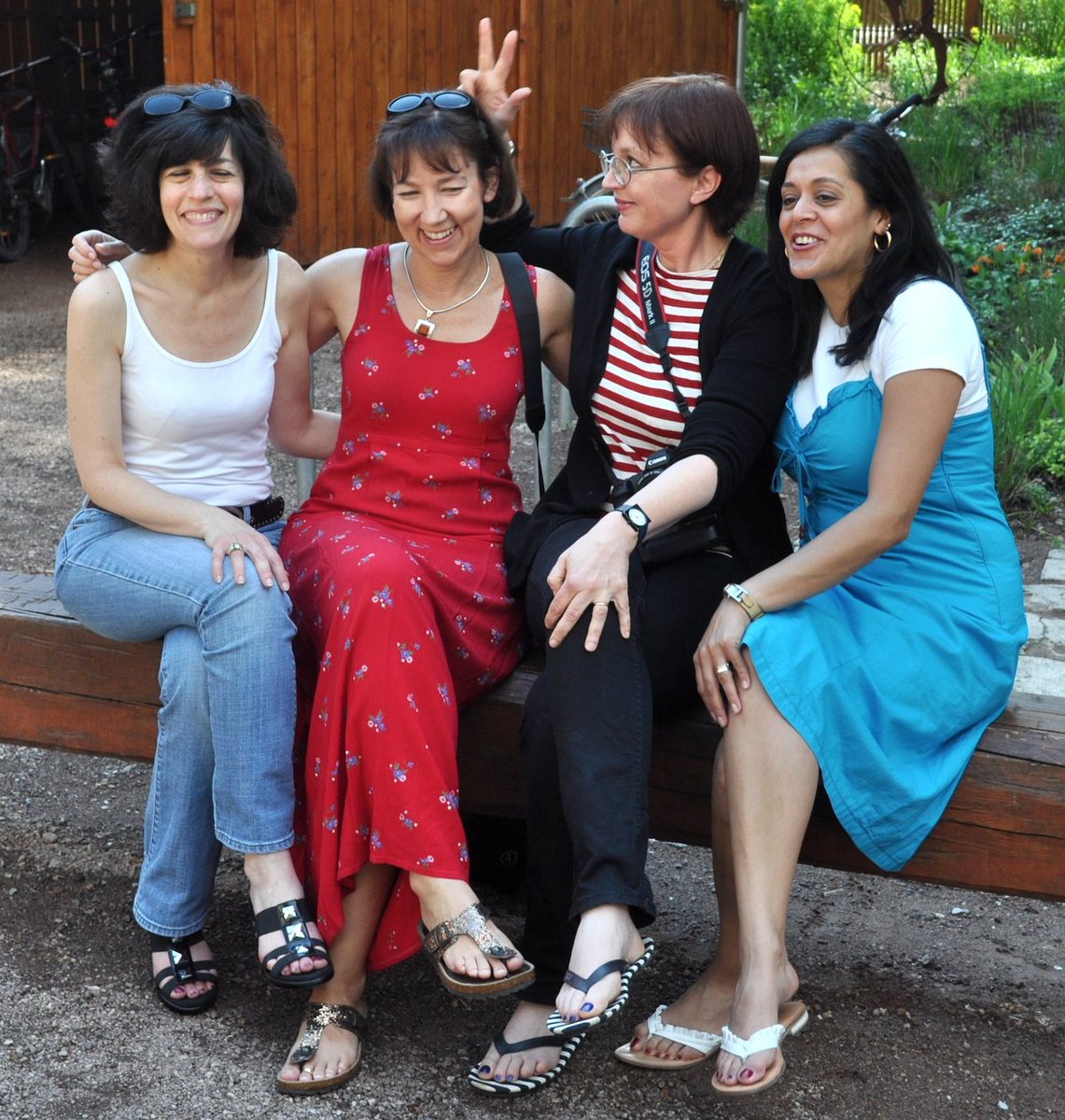 _caillean_'s tweet photo. while sorting through my photos library I found this gem of four gorgeous ladies I was lucky enough to meet in person 2011. long time ago but happy memories :) #platetopage @lifesafeast @cooksisterblog today I miss you lots Jamie, Jeanne, Ilva and Meeta! https://t.co/9tuk9C6Ela