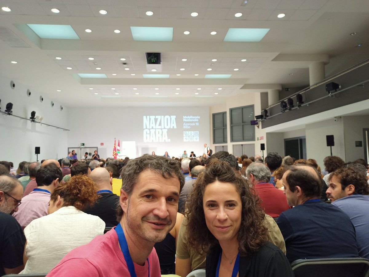 ArrutiMikel's tweet photo. EH Bilduk egin duen konferentzia politikoan Plan Politikoa onartu dugu. Nazio eztabaidari Herri mailako akordioekin erantzun behar zaiola berretsi dugu.
Desesperantzaren aurrean, alaitasun kolektiboa. https://t.co/Upqo2tMqfE