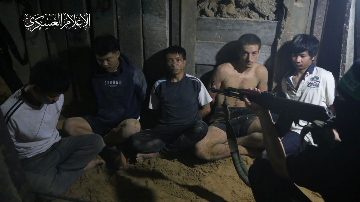 visegrad24's tweet photo. BREAKING:

Several Thai and Philippine workers that were on a job mission near the border were captured this morning by Hamas https://t.co/jlgTuYabu3
