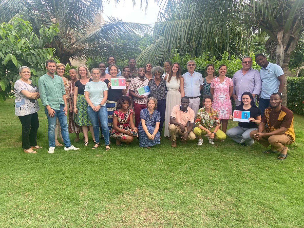 LabordeChristo1's tweet photo. Stage de formation des référents Éducation au Développement Durable des établissements de la ZAC.
Un vrai engagement des référents pour décliner ensuite les 17 ODD partout dans la zone 
@aefeinfo https://t.co/g1isMAwvKt