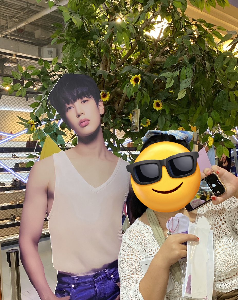 dreamerkrnp's tweet photo. คาเฟ่วันเกิดเด็กแฝดน่ารักมาก 💖
โรดี้ก็น่ารักมาก ดีใจที่ได้เจอทุกคนนะคะ 🩵✨

#HunJun_Twinzfinity #คาเฟ่วันเกิดเด็กแฝดxikers #HUNTER #헌터 #ฮันเธอร์ #YUJUN #유준 #ยูจุน #xikers #싸이커스 https://t.co/lCo517uGQj
