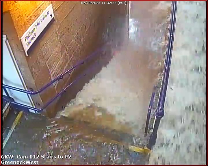 ScotRail's tweet photo. 🎦 Here are some CCTV images from Bowling, Dalmarnock, Greenock West and Thornliebank taken this morning.  Stay safe if you're out and about. Looking for live info... head this way 👉 https://t.co/J1m2DnhAEG https://t.co/MQb998hV5o