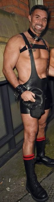 Ex football player Ashley Ward in leather fetish gear https://t.co/K70wCYG7Tt