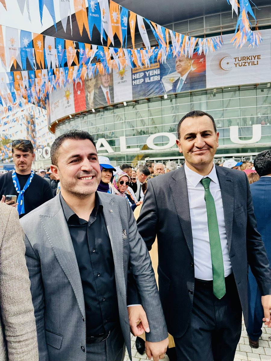 FatiharslanAK30's tweet photo. Genel Başkanımız Sayın @RTErdogan liderliğinde #Yüksekova ilçe başkanı olmaktan onur duyduğum @Akparti’mizin kongresini takip ediyoruz…
Rabbim hayırlara vesile etsin… https://t.co/nthWViqmaQ