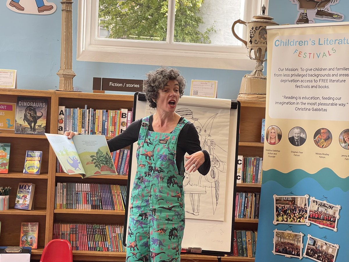 ChildrensLFests's tweet image. The brilliantly potty and animated illustrator @zehrahicks is reading aloud and drawing dinosaurs in #Darwen @BwDLibraries Zehra will be in Blackburn library from 1.30-3.00pm. #LibrariesWeek #literacyforall