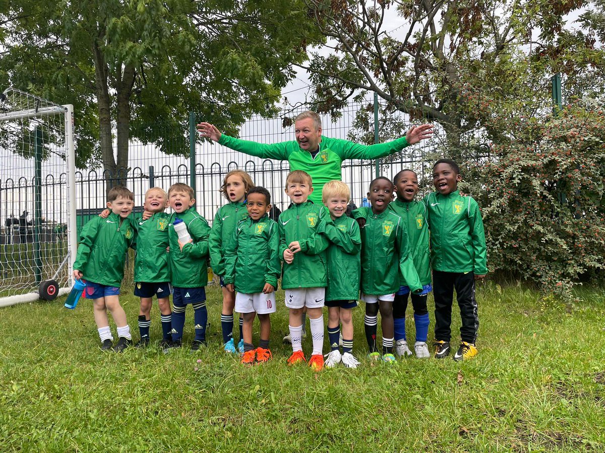 Thank you @OfficeMonsterUK always the 1st to sponsor local teams. My new @HunsletClub U6’s in their new water proof training jackets