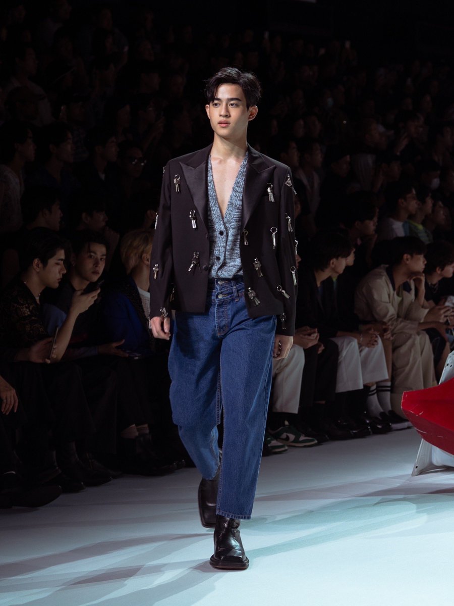 บาร์โค้ด <a href="/BarcodeTin/">Tinnasit</a> ร่วมเดินแบบงาน LEISURE PROJECTS Autumn/Winter 23 Fashion Show ✨

<a href="/LeisureProjects/">LEISURE PROJECTS</a>
#LeisureprojectsAW23xBOC
#LeisureprojectsAW23 #LeisureProjects
#SiamParagonBIFW2023 #BIFW2023
