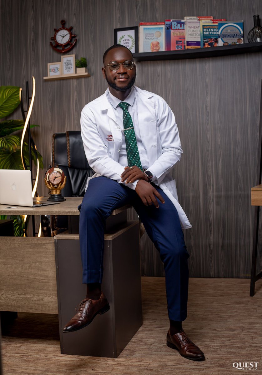 chiefdelali's tweet photo. Dr. Emmanuel Delali Fayorsey❤️🩺

MBChB bagged, God did!🤍✨

#UHASMED2023 https://t.co/W5AJngGDdo
