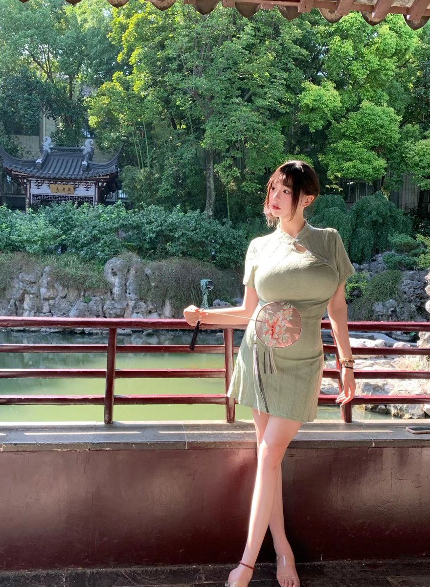 Chinese style😘
在东湖拍的照片，好看吗？😃 https://t.co/vhoSOI2xGq