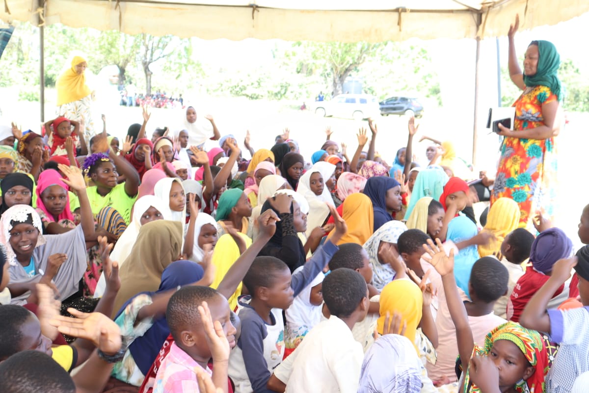 Marksafari2's tweet photo. Ladies tent. Ongoing sensitizations at Mwazaro, Shimoni. Young girls are taken through talks on personal hygiene and menstrual health management
#kataamimbazautotoni
#sambasportscares
#SharedFutures
@Samba4Youth @salim_deko @OmariMatano @Cordaid https://t.co/zRhAdfpWzm
