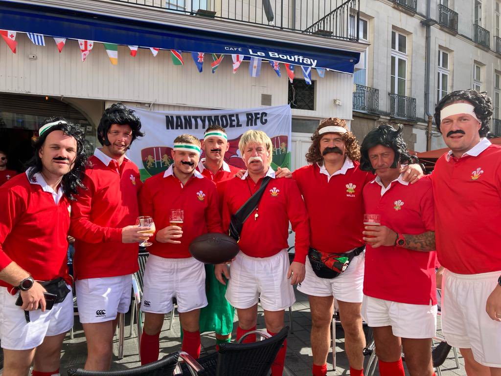 NantymoelR's tweet image. Good to see club members out in France cheering @WelshRugbyUnion boys on #rugbyworldcup2023 #calon