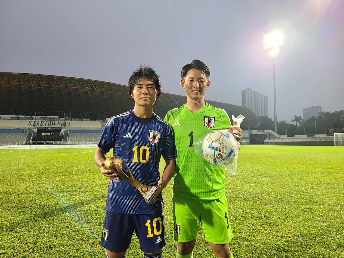 JDFA_official's tweet photo. 【速報！ デフサッカー日本代表準優勝！！】

決勝戦は２点を先制され、岡田拓也選手のゴールで１点を取り返しましたが惜しくも敗戦となりました。
準優勝（銀メダル）は、デフサッカー初となる快挙です！！
選手達を讃えてください！

日本　１－２　ウクライナ

得点者：岡田（拓也）１点 https://t.co/tfWGiD7FOC