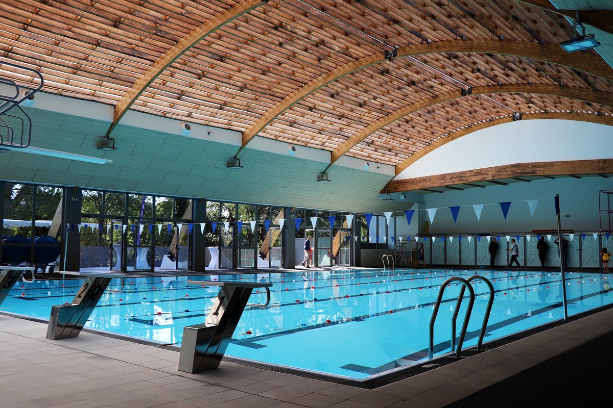 Philippe_Auge's tweet photo. Nouvelle vie pour la piscine de la Motte-Rouge qui porte dorénavant le nom de «Françoise et Yves Jarrousse». Je remercie vivement Montpellier Méditerranée Métropole, qui en assure désormais la gestion, d’avoir entrepris ces indispensables travaux de réhabilitation @montpellier3m https://t.co/xGUAepmHNw