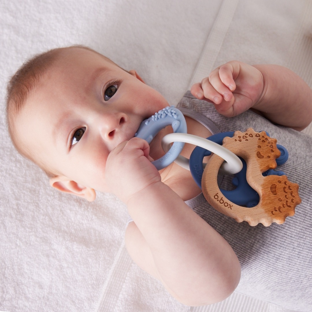 Say goodbye to those sleepless nights of soreness, with our Trio Teethers!⁠
⁠
👉️ Click the link to find out more!

l8r.it/LXrP

#lovemybbox #bboxuk #bbox #bboxforkids #teething #teether #motherhood #thisismotherhood