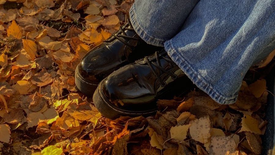 hauteblood's tweet photo. there’s nothing quite like this time of the year. 💭☕️🍂 https://t.co/is38KayEP5