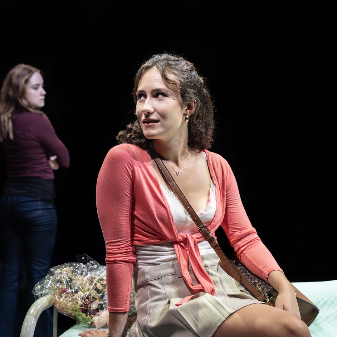 OrangeTreeThtr's tweet image. Only two more bows before we say goodbye to the formidable THAT FACE company👪

Join us in giving a round of applause for their sold-out, Offie-nominated production👏

📷 Johan Persson

#THATFACE