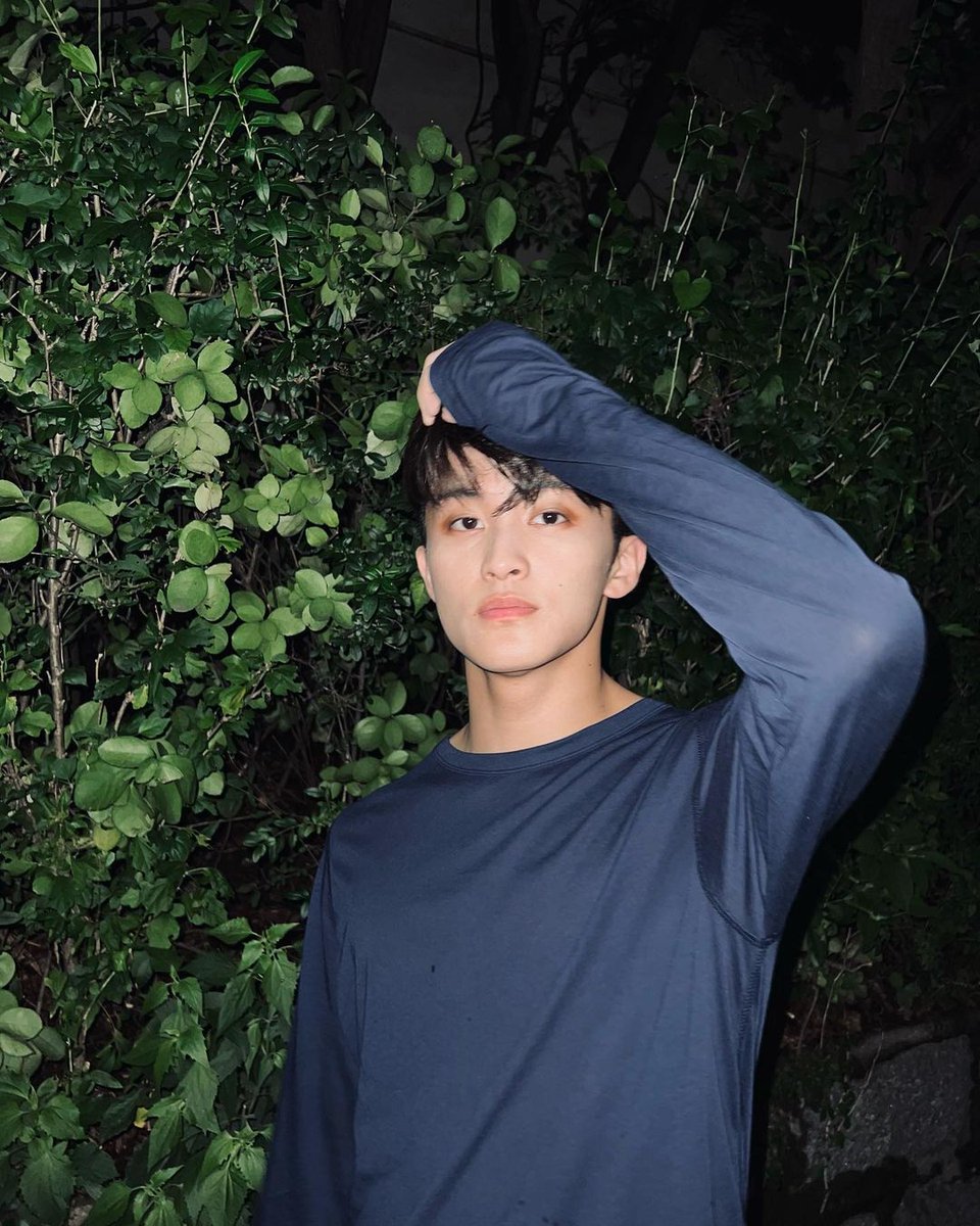 MNHYEONGL's tweet photo. Let the big picture serve as a guide to you while you're assembling the fragmented little pieces. https://t.co/oCcWvSIUlB