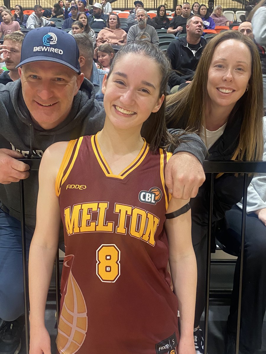 ellamacleodd's tweet photo. First game for the Country Basketball League (CBL) tonight and was able to snatch the win with @MBA_Basketball 71-64
Finishing with 24 Points 
Bouncing off the high of committing to Collin College
Huge thanks to Brad and Kelly owners of BEWIRED for sponsoring me for this season https://t.co/9zKl17LrkM