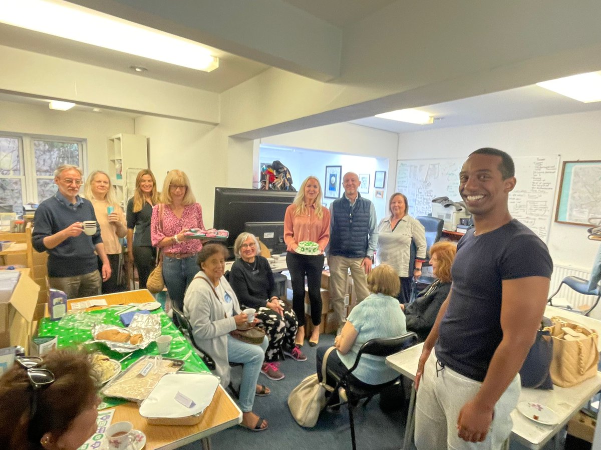 CamdenTories's tweet photo. Delightful MacMillan coffee morning with Camden Conservatives. Raised funds for @macmillancancer! Every penny makes a difference. 🍰☕ Special thanks to Susan Lee for the MacMillan-colored cake raffle prize. 🎂🤝 #SupportingMacMillan https://t.co/G13LLuIQ2B