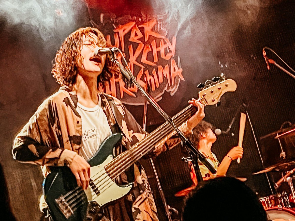 kmym_ba's tweet photo. SUPER ROCK CITY HIROSHIMA 2023 DX
PLOT SCRAPSを選んでくれたみなさま、心からありがとう。
お久しぶりの広島、お久しぶりの曲、一緒に最高のライブ作り上げてる感覚が確かにあったよ☺︎
#PLOTSCRAPS #広島
#SUPERROCKCITYHIROSHIMA2023DX https://t.co/t6UyCTVGbZ