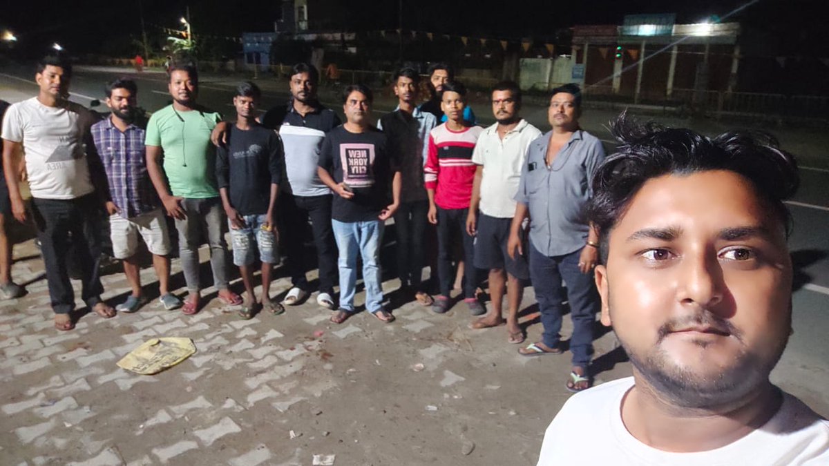 TeamPurnea's tweet photo. #Day-65
#Date-06/10/2023
आप सभी का साथ और सहयोग बना रहे🙏❤️
#CommunityKitchen
#CommunityKitchenPurnea
#TeamPurnea https://t.co/eggXyxXFK7
