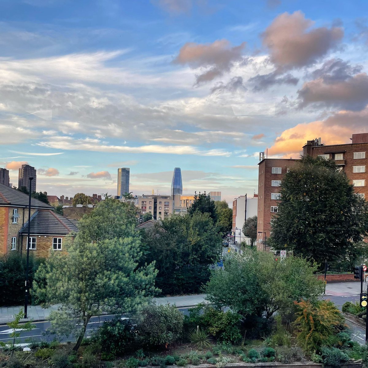 adrianpgibson's tweet photo. The view from Morley College Refectory is pretty stunning ๐
#morelycollege #refectory #view #skyline #rooftops #lambeth #london https://t.co/3DfxfyyRAx