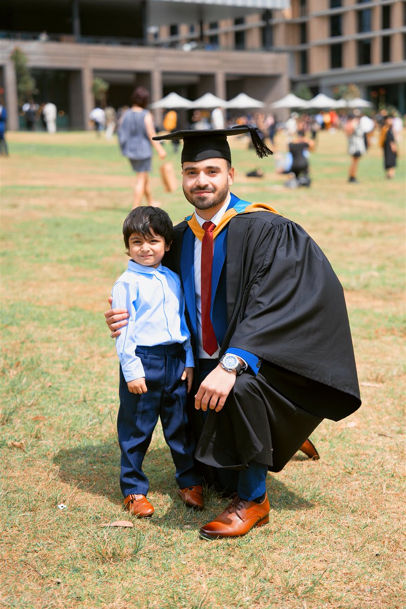 alijeesarwar's tweet photo. Your loved ones play an instrumental role in maintaining your motivation throughout each stage of your journey towards your goals.

Shukr Alhumdulilah for them ❤️

#mqalumni #mymq #macquarieuniversity #graduation https://t.co/LEEmMIG1n1