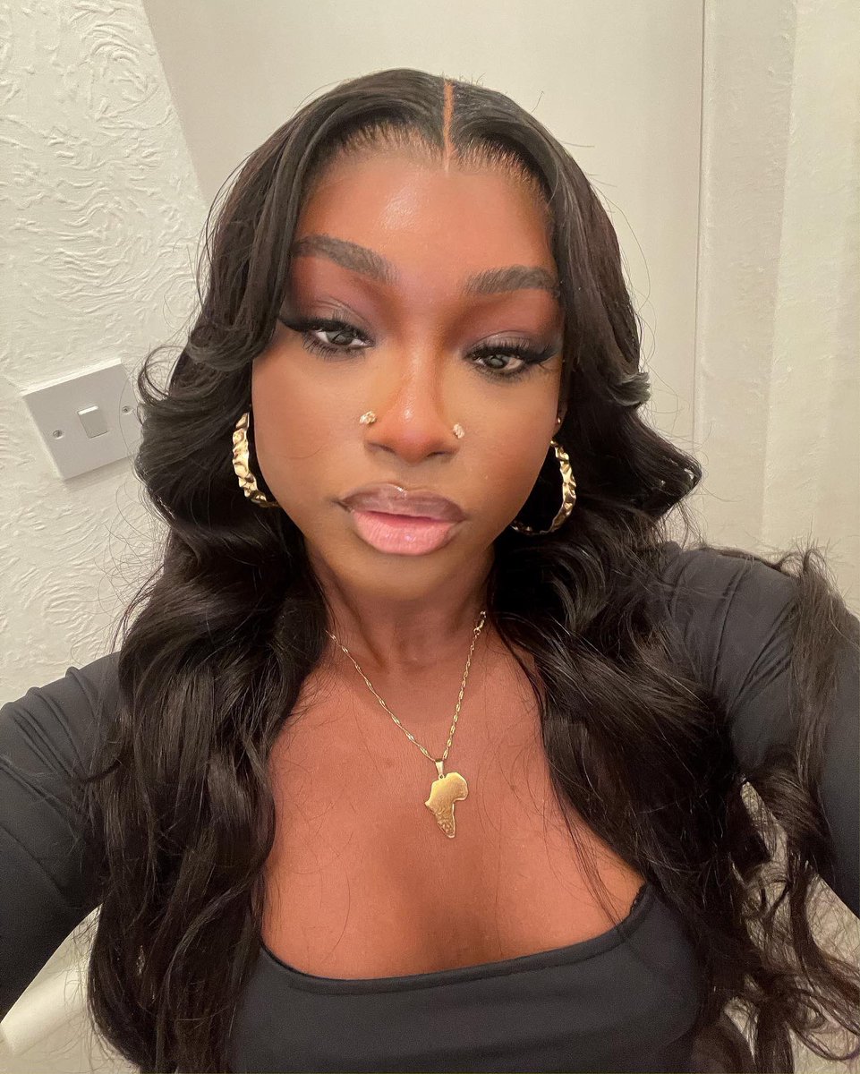 dkabss1's tweet photo. I deserve the world🙏🏾 https://t.co/zCsG4EcMFc