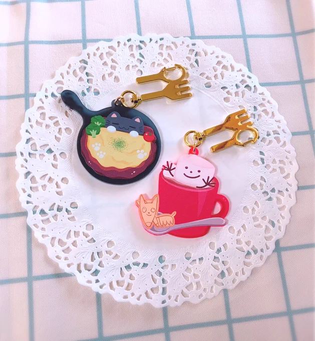 頒布物サンプル②カフェモチーフアクリルキーホルダー価格:各600円(会場価格)サイズ:60×60mm フチなし加工ロトオムライス石田マシュマロココア の2種類ありますメニュー風台紙と一緒にお渡しします𓈒𓏸#にじそうさく08 
