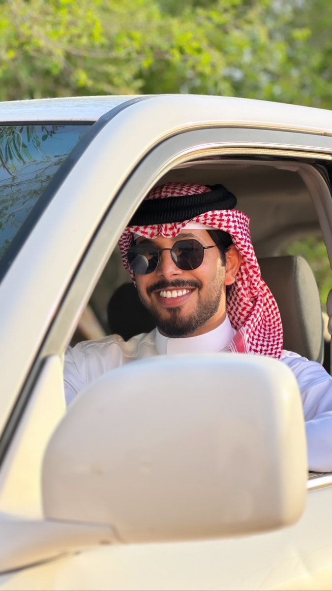 f999lf's tweet photo. مساء الخير على الغالين وبس 🙋‍♂️ ، 

#فهد_ال_حركان https://t.co/f8D79eZHmo