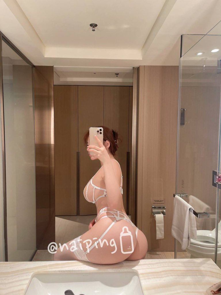 naiping889's tweet photo. @234432xx @xyberlabs @xybereum @xyberdolls 好久没有做爱了，下面太紧了，我担心男生做的时候拔出来套套掉在里面，这样好不好太尴尬了😅 https://t.co/n5hfvbR8e1