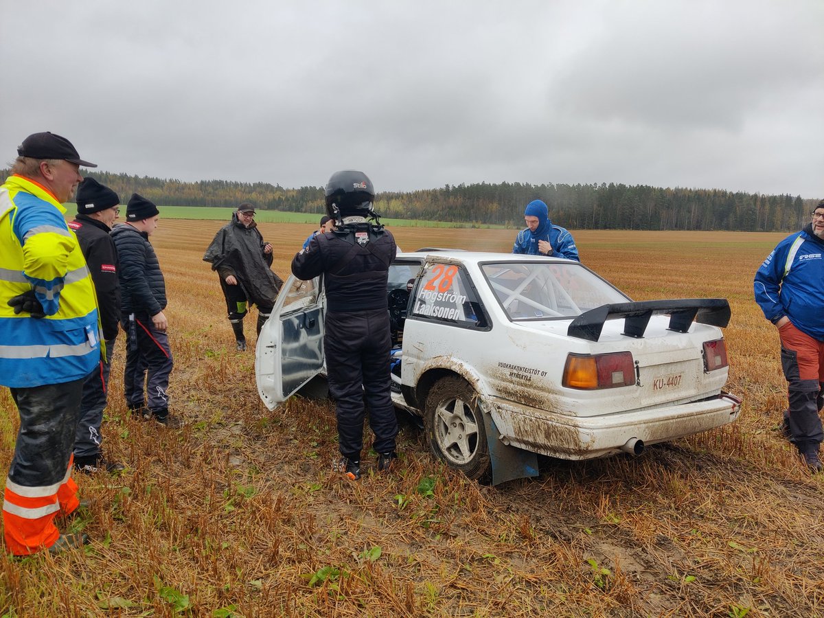 se_rally's tweet photo. Soft roll and game over for this crew at SS2 #FCup #OrimattilaRalli @fcup_akk https://t.co/DlLpSkKKHn