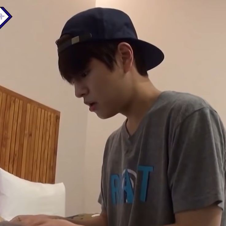 amywolfchan's tweet image. I nominate #Seungmin from #StrayKids for the #BestModelForCap of kpop idol! #KookyRanking  #KookyGallery