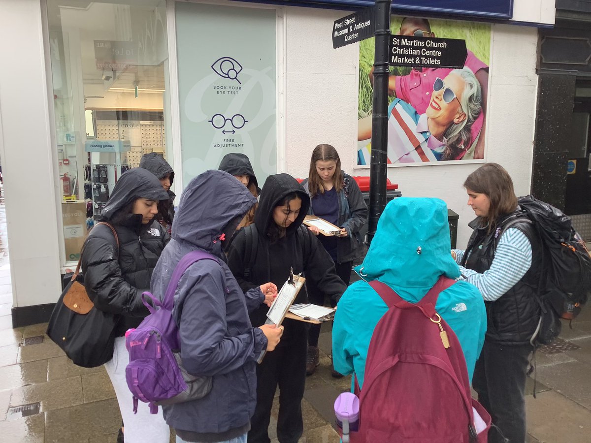 Last week the <a href="/LEHSchool/">LEH School</a> U6th ventured to <a href="/fscjuniperhall/">FSC Juniper Hall</a> in preparation for their NEAs. A bit of rain didn’t dampen any spirits and all came away with interesting ideas for their independent investigations. #lehschool #lehgeography #welovefieldtrips #getoutside #outdoorclassroom