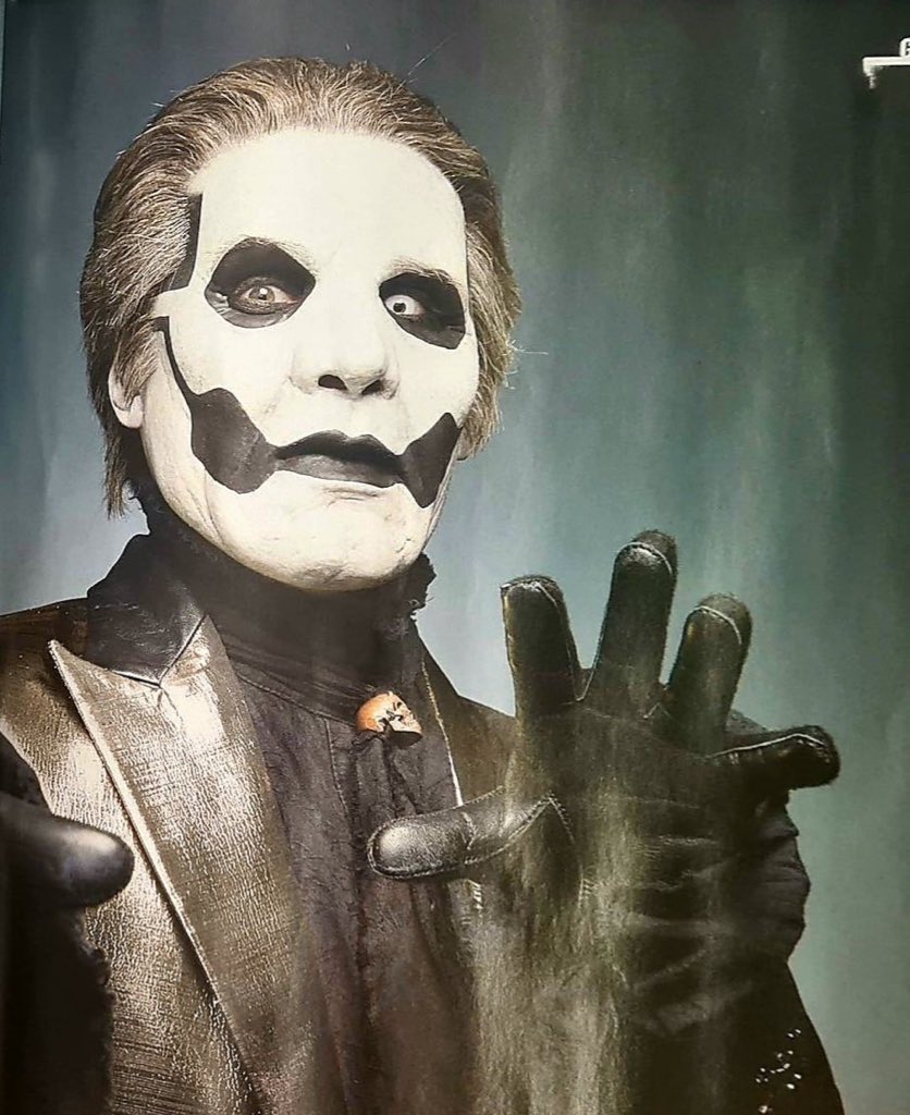 THE DAMN POSE I WANNA CRY